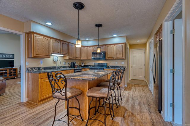 6111 Eastbourne Drive, Evansville, IN 47711