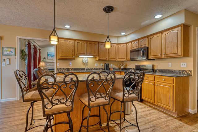 6111 Eastbourne Drive, Evansville, IN 47711
