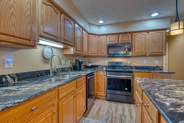 6111 Eastbourne Drive, Evansville, IN 47711