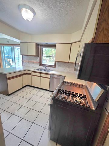890 Gabrielle Court, Grand Rapids, MI 49505