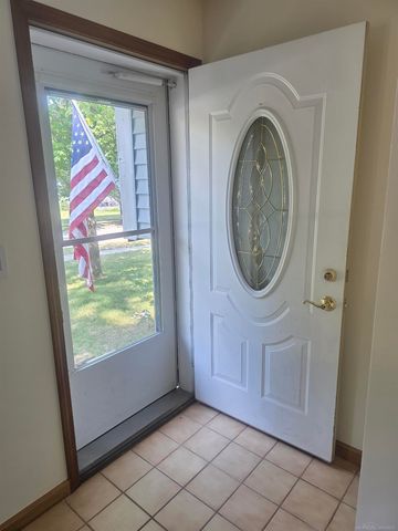 890 Gabrielle Court, Grand Rapids, MI 49505