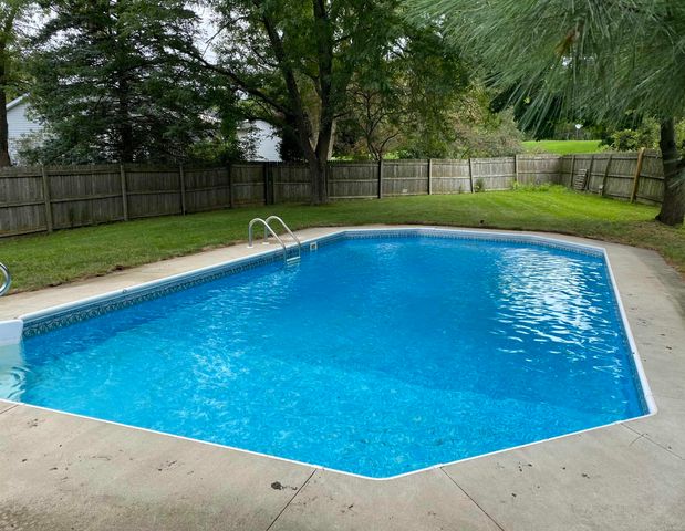 890 Gabrielle Court, Grand Rapids, MI 49505