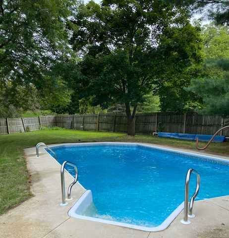 890 Gabrielle Court, Grand Rapids, MI 49505
