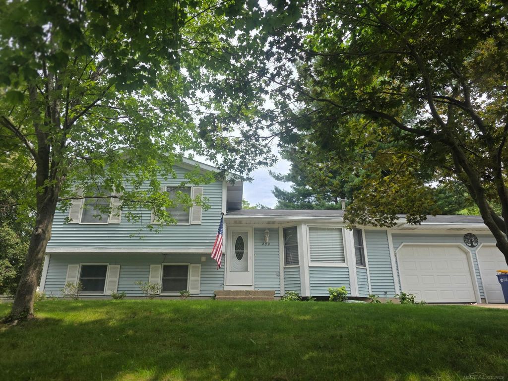 890 Gabrielle Court, Grand Rapids, MI 49505