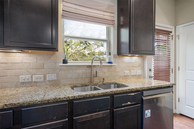 7337 Menchaca RD 29, Austin, TX 78745