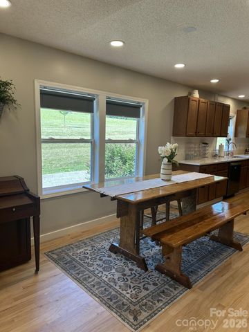 724 Johnson Farm Road, Hiddenite, NC 28636