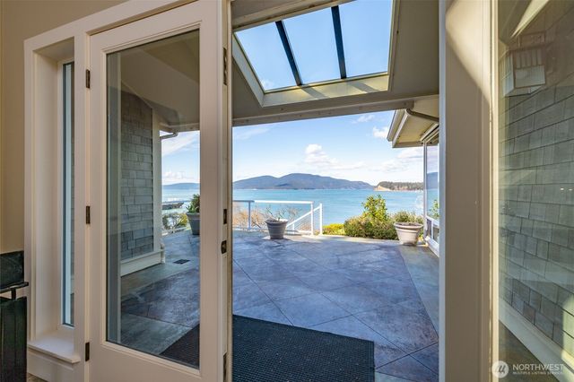 2720 Oakes Avenue, Anacortes, WA 98221