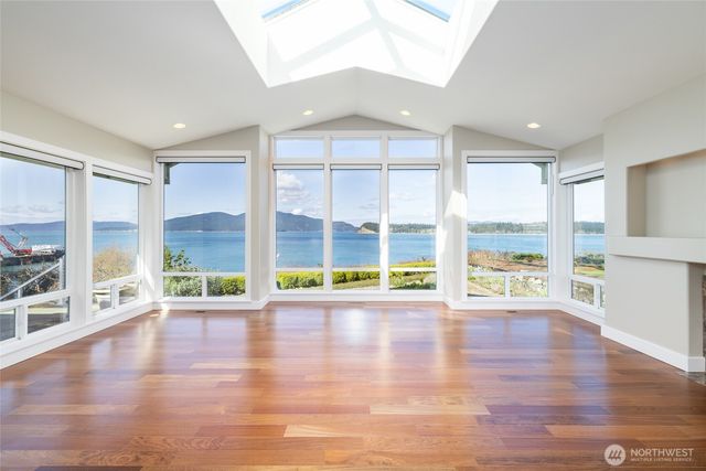 2720 Oakes Avenue, Anacortes, WA 98221