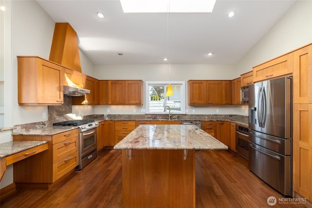 2720 Oakes Avenue, Anacortes, WA 98221