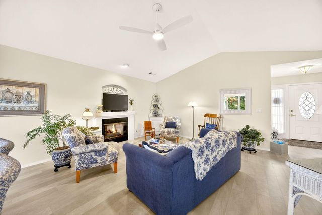 614 Cherrywood Drive, Medford, OR 97504