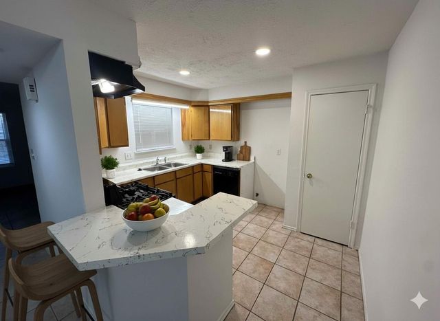 9303 Kingsflower Circle, Houston, TX 77075