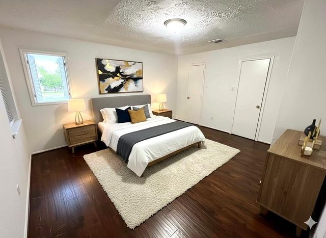 9303 Kingsflower Circle, Houston, TX 77075