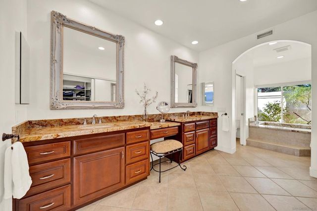 14265 Sandhill Rd, Poway, CA 92064