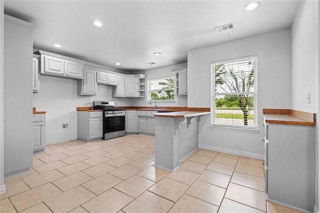 1409 N Arkansas Street, Rogers, AR 72756