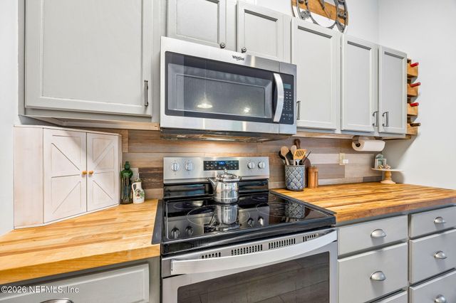 9237 FALLSMILL Drive, Jacksonville, FL 32244