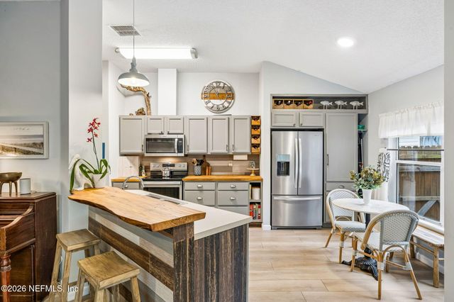 9237 FALLSMILL Drive, Jacksonville, FL 32244