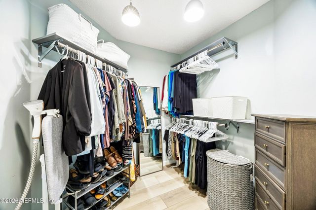 9237 FALLSMILL Drive, Jacksonville, FL 32244