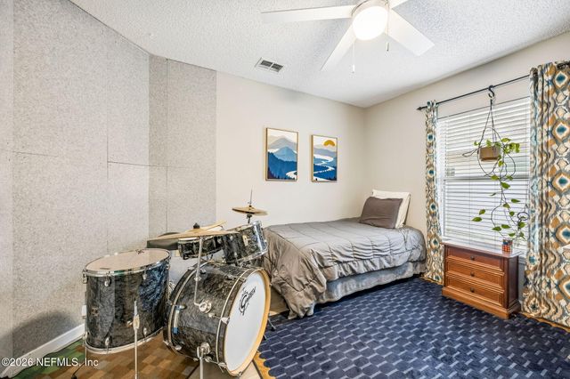 9237 FALLSMILL Drive, Jacksonville, FL 32244