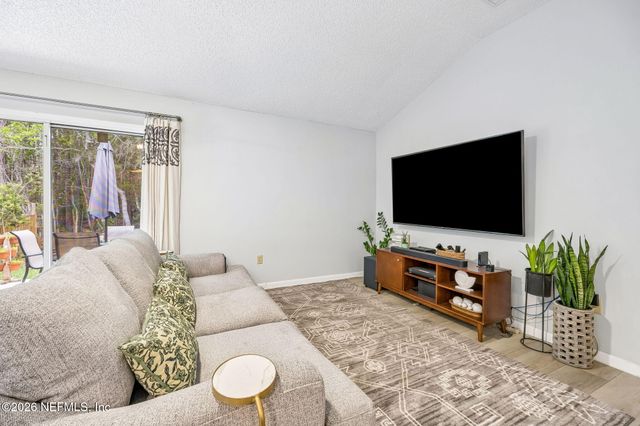 9237 FALLSMILL Drive, Jacksonville, FL 32244