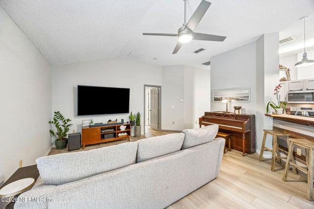 9237 FALLSMILL Drive, Jacksonville, FL 32244