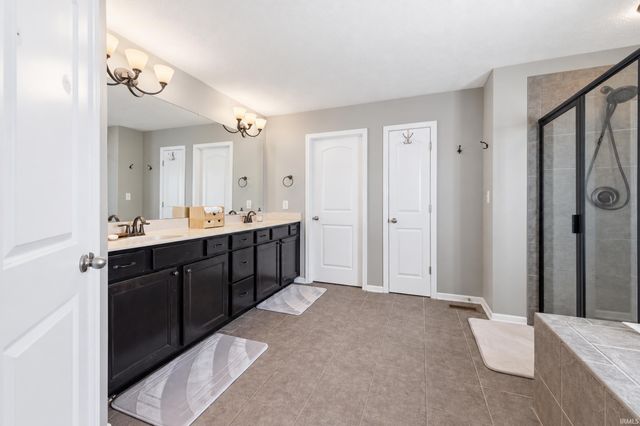 5391 W Stonewood Drive, Bloomington, IN 47403