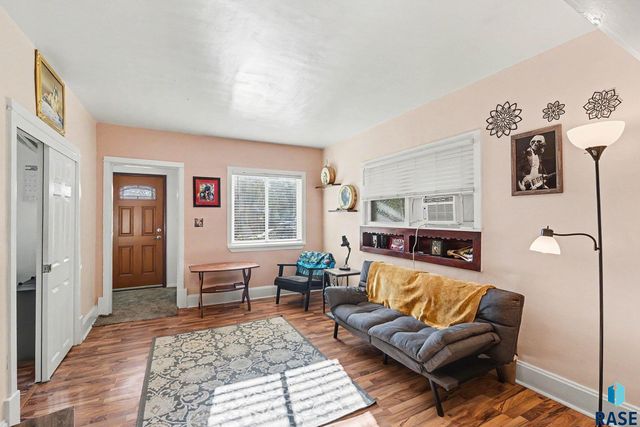207 S Lincoln Ave Avenue, Sioux Falls, SD 57104
