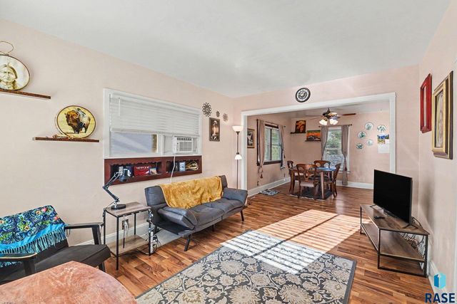 207 S Lincoln Ave Avenue, Sioux Falls, SD 57104