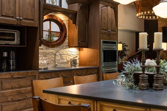 4421 Paradise Circle, Vinings, GA 30339