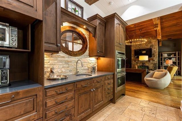 4421 Paradise Circle, Vinings, GA 30339