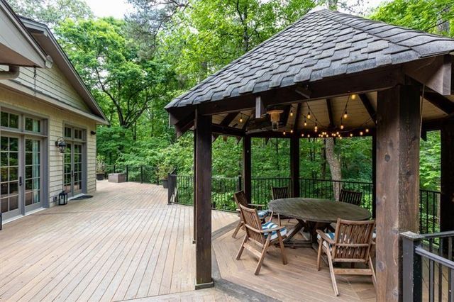 4421 Paradise Circle, Vinings, GA 30339