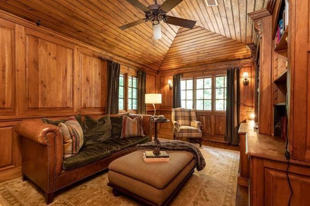 4421 Paradise Circle, Vinings, GA 30339