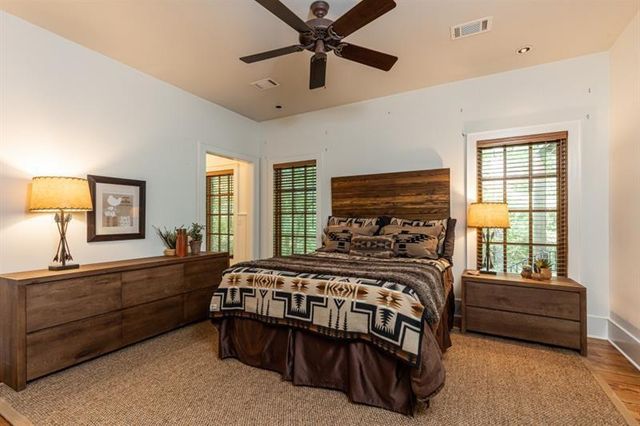 4421 Paradise Circle, Vinings, GA 30339