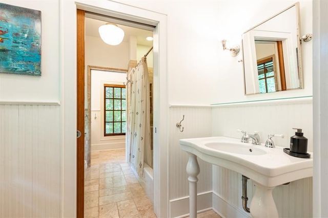 4421 Paradise Circle, Vinings, GA 30339