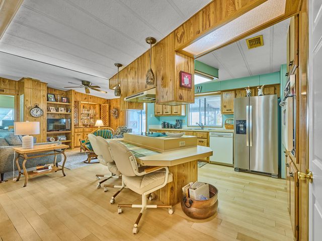 7626 SE Independence Avenue, Hobe Sound, FL 33455