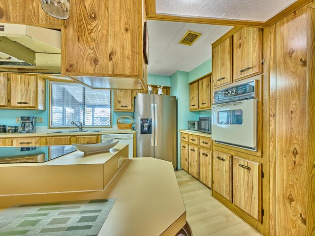 7626 SE Independence Avenue, Hobe Sound, FL 33455