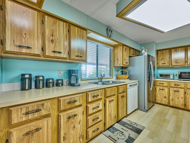 7626 SE Independence Avenue, Hobe Sound, FL 33455