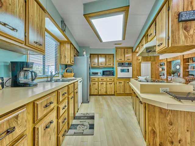 7626 SE Independence Avenue, Hobe Sound, FL 33455