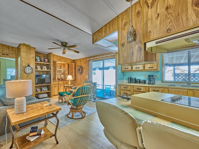 7626 SE Independence Avenue, Hobe Sound, FL 33455