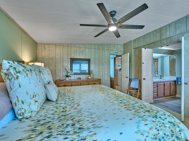 7626 SE Independence Avenue, Hobe Sound, FL 33455