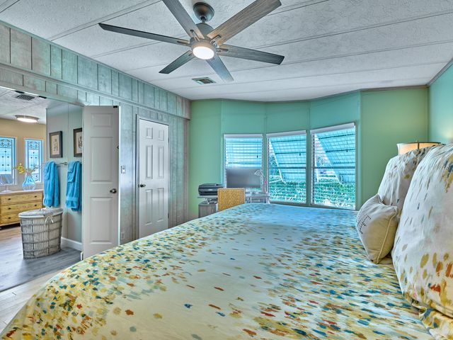 7626 SE Independence Avenue, Hobe Sound, FL 33455