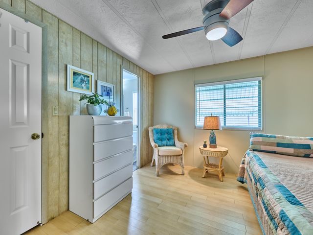 7626 SE Independence Avenue, Hobe Sound, FL 33455