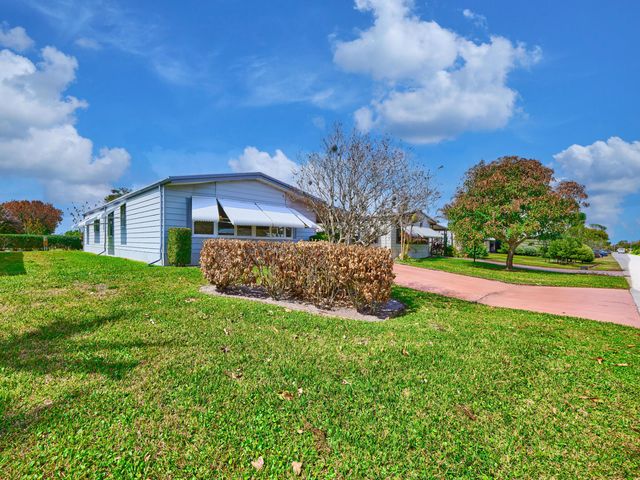 7626 SE Independence Avenue, Hobe Sound, FL 33455