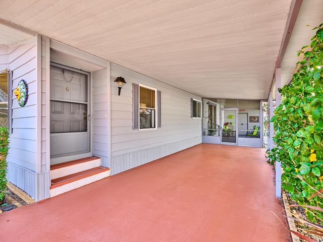 7626 SE Independence Avenue, Hobe Sound, FL 33455