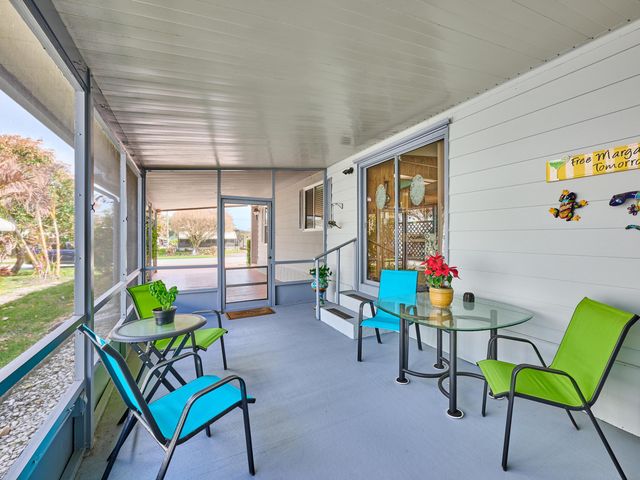 7626 SE Independence Avenue, Hobe Sound, FL 33455