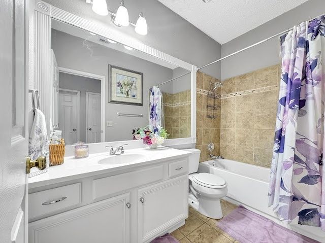 220 Boulder Creek Drive, Desoto, TX 75115