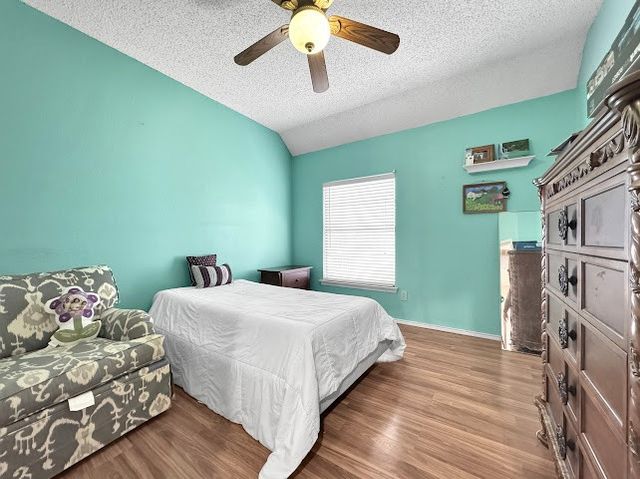 220 Boulder Creek Drive, Desoto, TX 75115