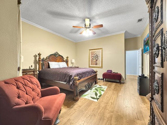 220 Boulder Creek Drive, Desoto, TX 75115