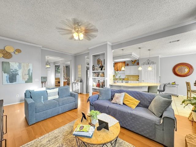 220 Boulder Creek Drive, Desoto, TX 75115
