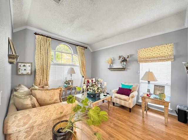 220 Boulder Creek Drive, Desoto, TX 75115