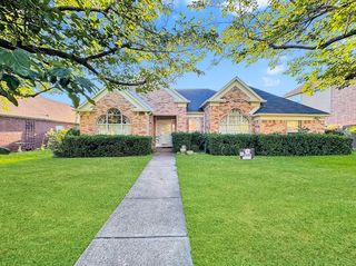 220 Boulder Creek Drive, Desoto, TX 75115